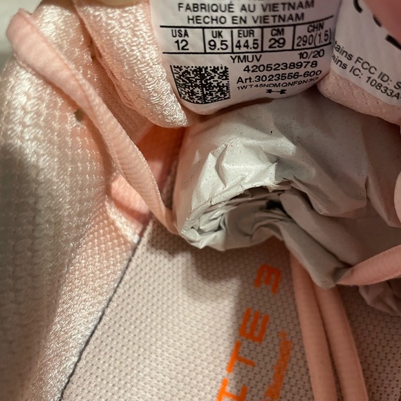 Never worn Under Armour Hovr Infinite 3 womens size 12. - Picture 7 of 9